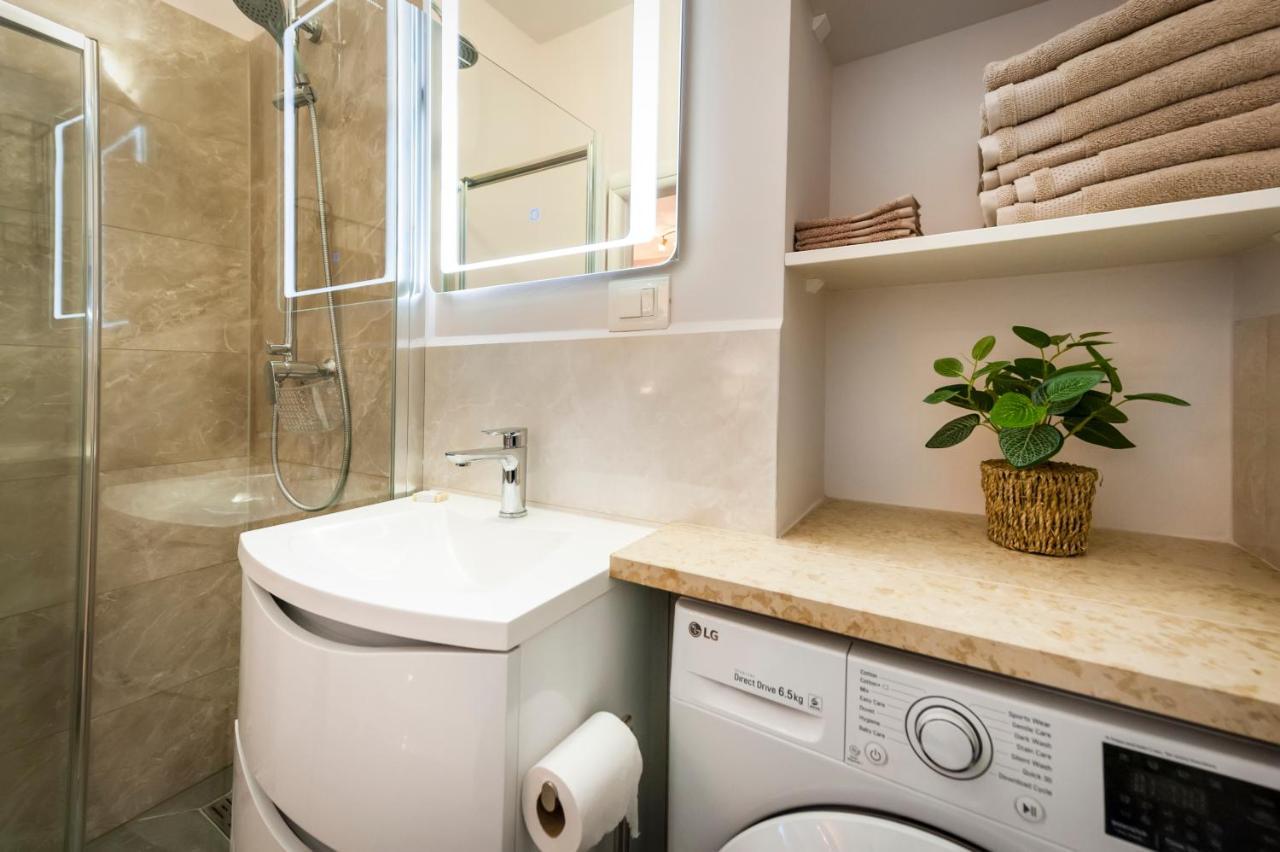Bella Campagna - Luxury Two Bedroom Apartment Rovinj Kültér fotó